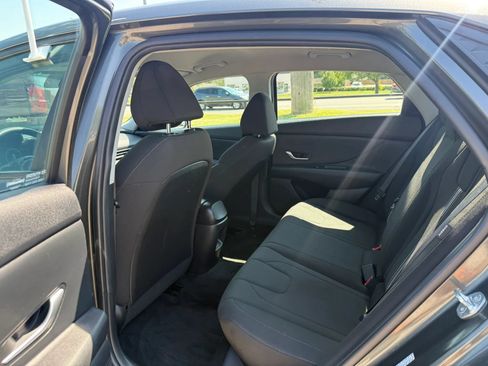 Used 2024 Hyundai Elantra SEL FWD image 11