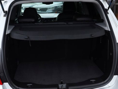 Used 2020 Chevrolet Trax LT w/ LT Convenience Package image 24