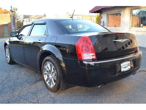 Used 2008 Chrysler 300 C image 3