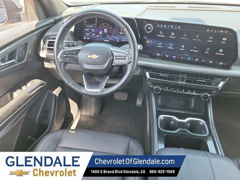 Certified 2025 Chevrolet Traverse LT FWD image 23