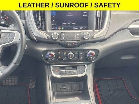 Used 2023 GMC Terrain SLT AWD/4WD image 28