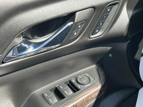 Used 2023 GMC Acadia Denali image 24