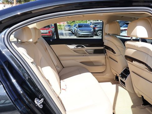 Used 2020 BMW 740i 740i image 40