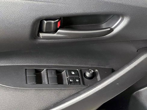 Used 2025 Toyota Corolla LE w/ LE Premium Package FWD image 11