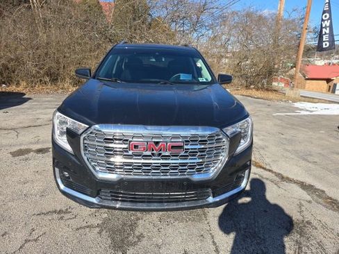 Used 2024 GMC Terrain Denali w/ Black Diamond Edition image 9