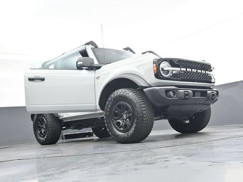 Used 2023 Ford Bronco Wildtrak AWD/4WD image 40