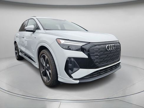 Used 2024 Audi Q4 e-tron Premium Plus w/ Premium Plus image 4