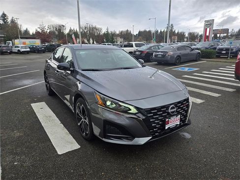 Used 2025 Nissan Altima 2.5 SR image 4