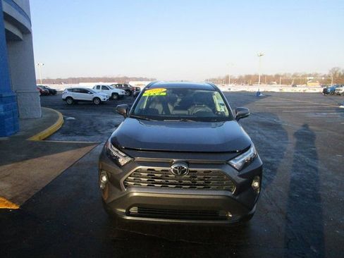 Used 2023 Toyota RAV4 XLE Premium image 8