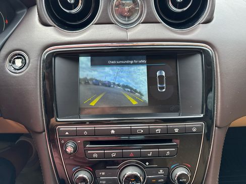 Used 2016 Jaguar XJ L Portfolio image 27