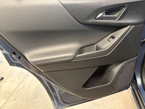 Used 2025 Chevrolet Equinox LT w/ Convenience Package II FWD image 6