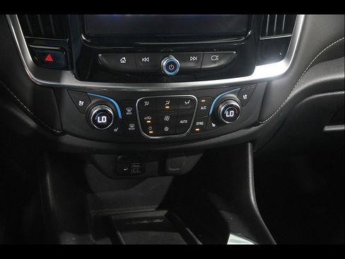 Certified 2022 Chevrolet Traverse Premier FWD image 16