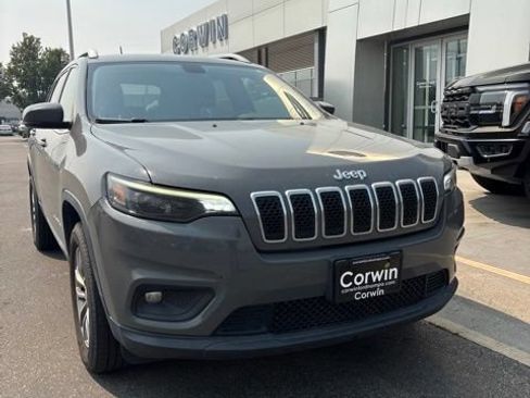 Used 2020 Jeep Cherokee Latitude Plus w/ Cold Weather Group AWD/4WD image 1