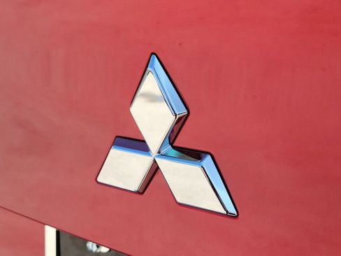 New 2026 Mitsubishi Outlander ES image 8