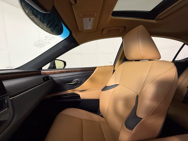 Used 2022 Lexus ES 300h w/ Premium Package FWD image 17