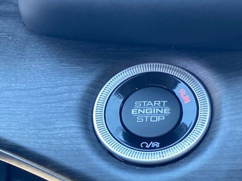 Used 2023 Jeep Grand Cherokee Overland w/ Luxury Tech Group IV image 18