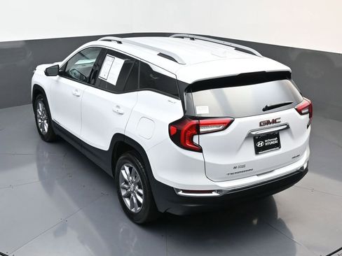 Used 2023 GMC Terrain SLT image 18