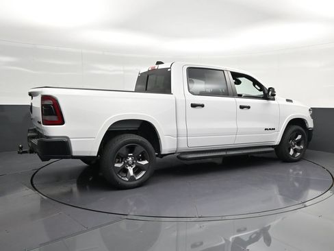 Used 2023 RAM 1500 Big Horn AWD/4WD image 3