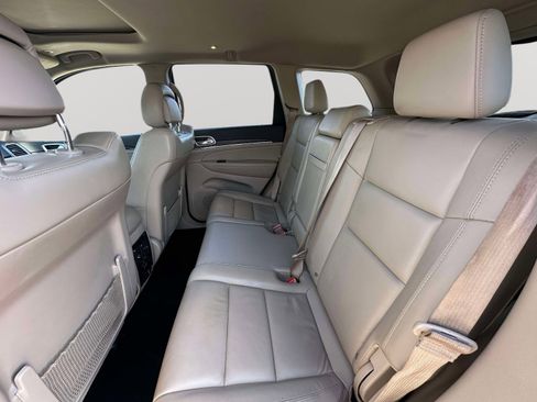 Used 2019 Jeep Grand Cherokee Limited image 27