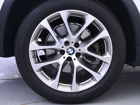 Used 2022 BMW X5 xDrive40i w/ Luxury Seating Package image 13