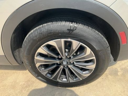 Used 2024 Buick Envision Preferred AWD/4WD image 25