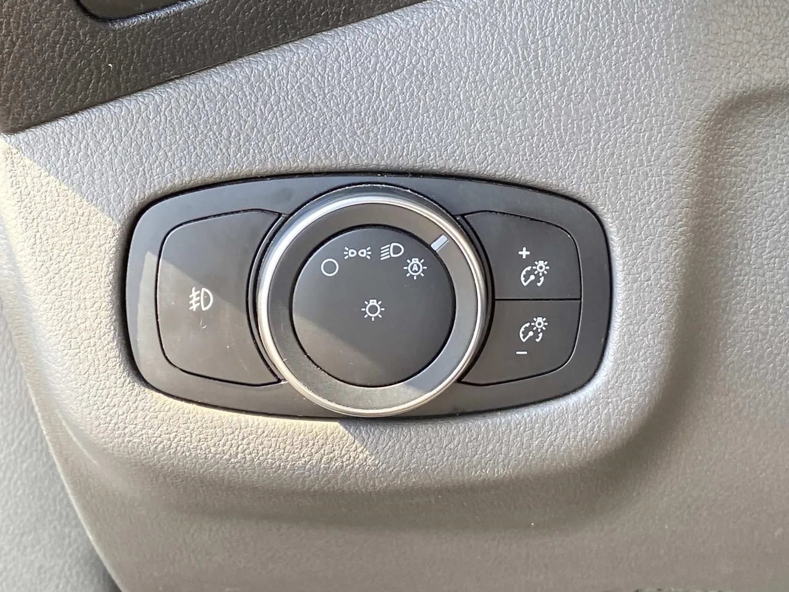 Used 2019 Ford Transit Connect XLT FWD image 21