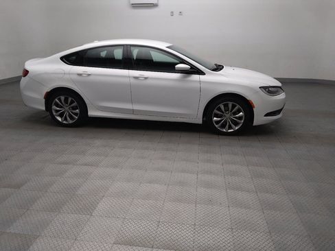 Used 2015 Chrysler 200 S w/ Comfort Group FWD image 11