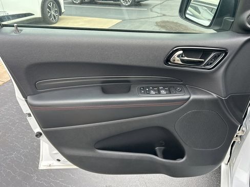 Used 2024 Dodge Durango GT image 3