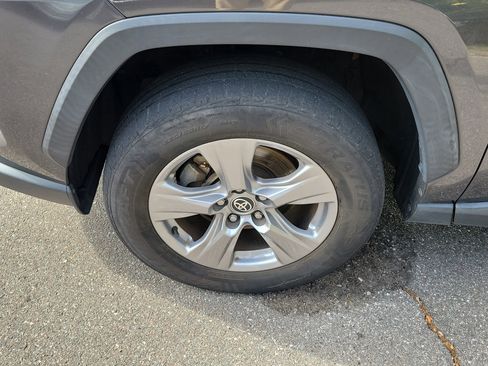 Used 2022 Toyota RAV4 XLE image 37