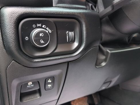 Used 2020 RAM 1500 Big Horn AWD/4WD image 13