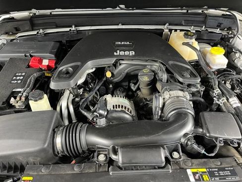 Used 2020 Jeep Wrangler Unlimited Sport S AWD/4WD image 43