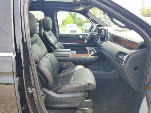 Certified 2024 Lincoln Navigator Black Label AWD/4WD image 9