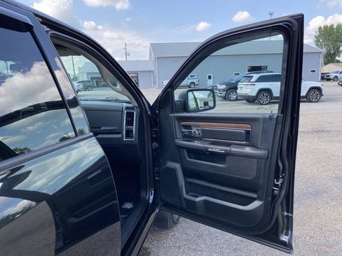 Used 2017 RAM 1500 Laramie w/ Convenience Group AWD/4WD image 31