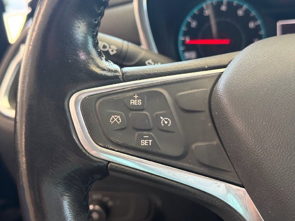 Used 2018 Chevrolet Equinox LT FWD image 24
