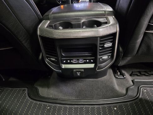 Used 2020 RAM 1500 Limited w/ Black Appearance Package AWD/4WD image 27