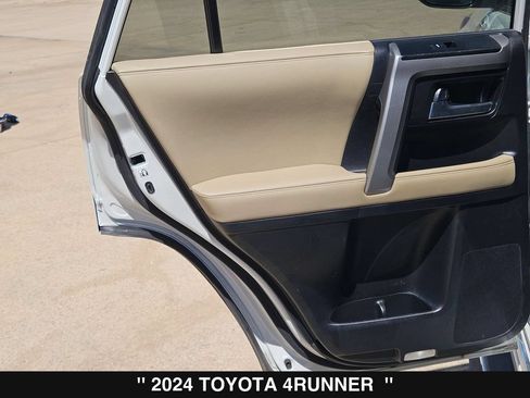 Used 2024 Toyota 4Runner Limited AWD/4WD image 18