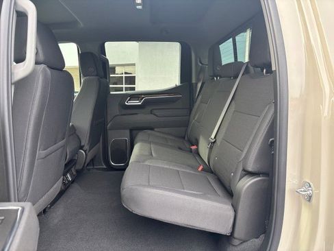 New 2026 GMC Sierra 1500 SLE image 33