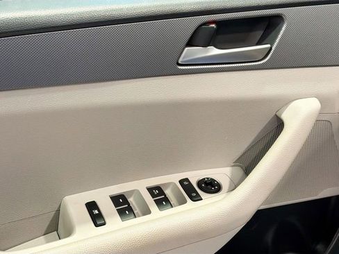 Used 2019 Hyundai Sonata SE image 15