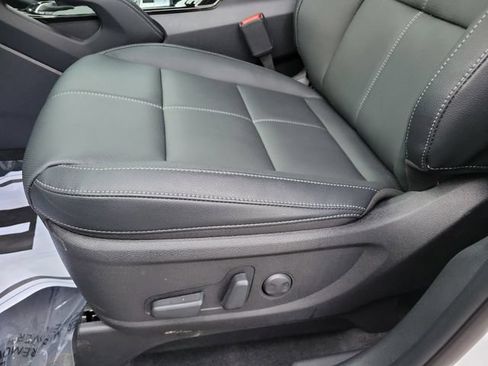 Certified 2025 Kia Telluride EX w/ EX Captain's Chair Package FWD image 35