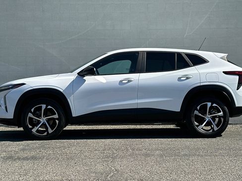 Certified 2024 Chevrolet Trax RS w/ Driver Confidence Package FWD image 7
