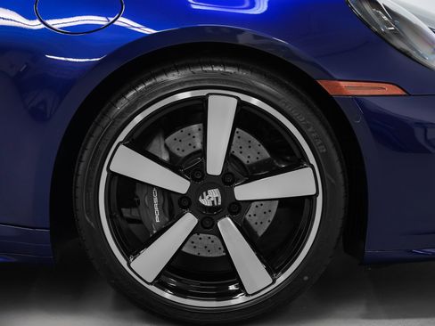 Used 2025 Porsche 911 Carrera image 17