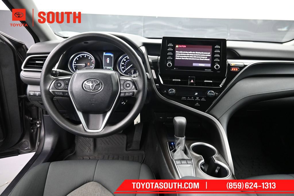 Used 2022 Toyota Camry LE FWD image 11