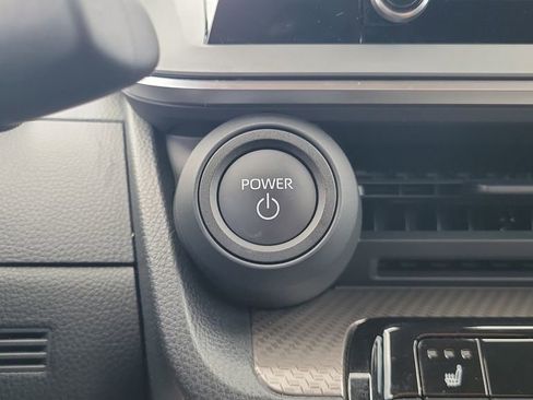 Used 2024 Toyota Prius XLE FWD image 23