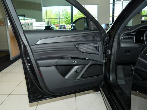 Used 2025 Maserati Grecale GT AWD/4WD image 34