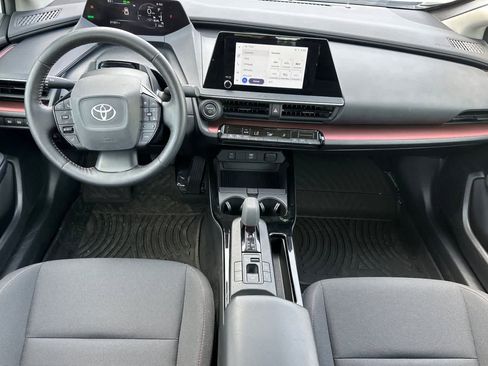 Used 2024 Toyota Prius Prime SE image 4