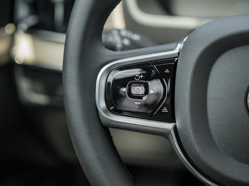 New 2026 Volvo XC90 T8 Plus w/ Protection Package Premier AWD/4WD image 28