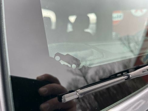 Used 2018 Jeep Wrangler Sport image 16