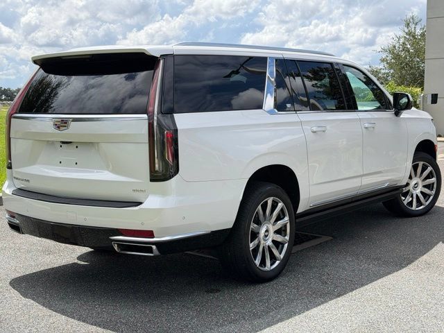 Used 2023 Cadillac Escalade ESV Premium Luxury Platinum AWD/4WD image 10
