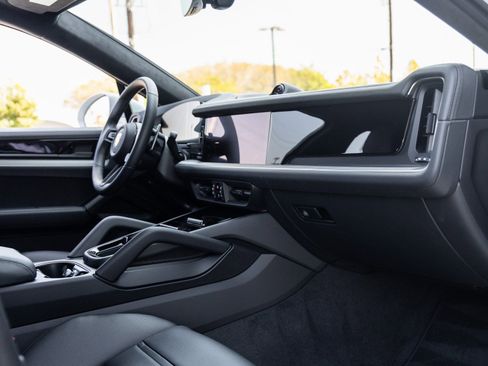 New 2026 Porsche Cayenne S image 47