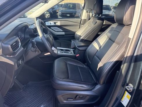 Certified 2023 Ford Explorer Limited w/ Limited Technology Package AWD/4WD image 9